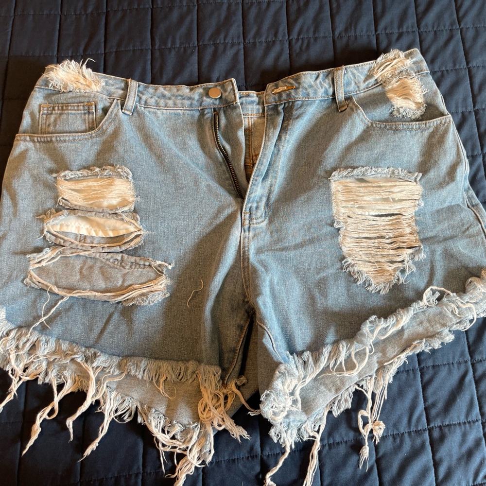 Ripped shorts size 2XL